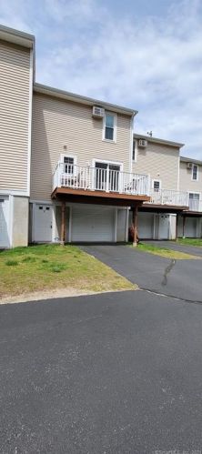 7 Starrwood Dr, Norwich, CT 06360-4058