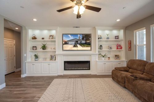 2440 Greenboro St, Turlock CA  95382-1433 exterior