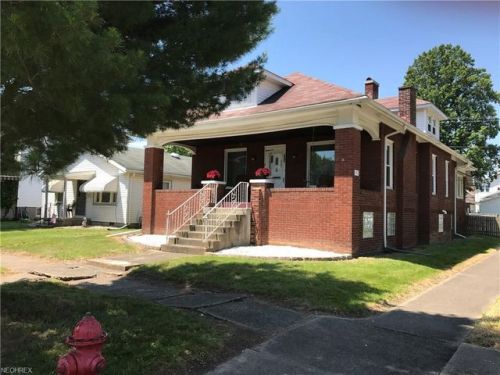 642 Dawson St, Uhrichsville, OH 44683-1620