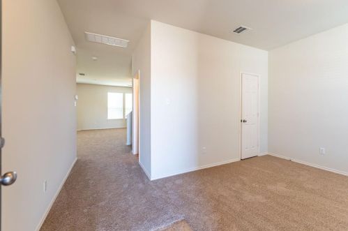 610 Moonwalker Trl, Creedmoor, TX 78610-3642