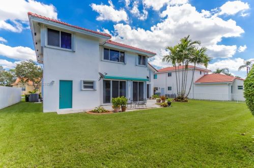 1120 179 Ave, Hollywood FL 33029-3053 exterior