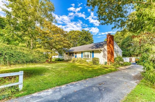 670 Seawood Dr, Southold, NY 11971-3822