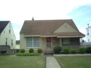 2208 8th St, Hanging Rock, OH 45638-2504