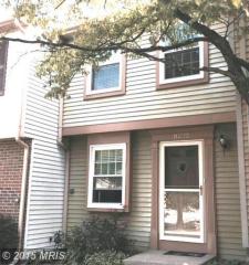 8232 Crestmont Cir, Springfield VA  22153-3822 exterior