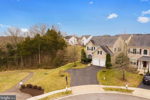 9044 Woodpecker Ct, Gainesville, VA 20155-5890