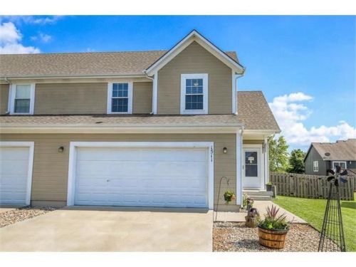 1511 5th St, Louisburg, KS 66053-4186