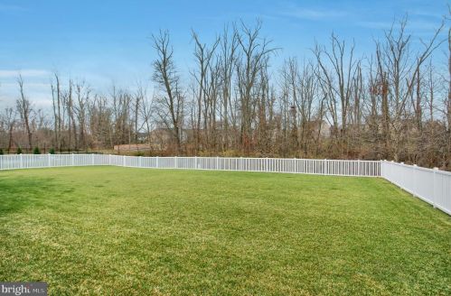 4 Ledgestone Dr, Siddonsburg PA  17019-9805 exterior