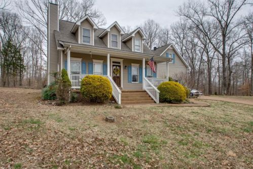 251 Bobwhite Dr, Lyles, TN 37098-1938