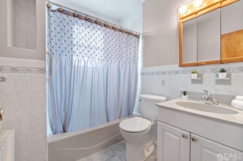 400 Douglas Ave, Avenel NJ  07001-1108 exterior