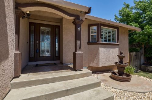 8401 Rhoda Ave, Pleasanton, CA 94568-1075