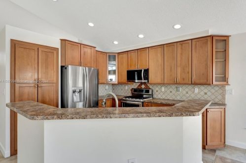 14350 11th St, Hollywood FL  33027-6148 exterior