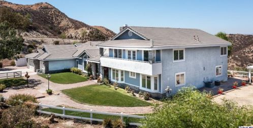 26945 Brooken Ave, Santa Clarita, CA 91387-3988