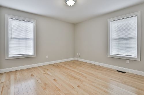 18 Pillsbury Rd, Londonderry NH  03053-2925 exterior