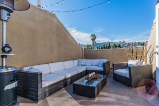 805 Alta Vista Blvd, Los Angeles CA 90046-7671 exterior