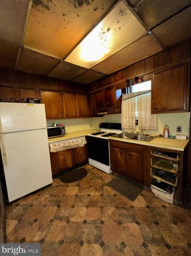 519 Delamore Pl, Wilmington DE  19805-3120 exterior