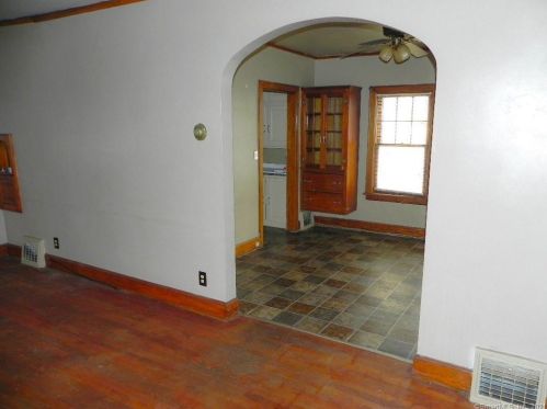 8 Lockwood Ln, Norwalk CT  06851-5818 exterior