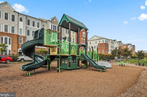 14757 Potomac Branch Dr, Woodbridge VA  22191-4030 exterior