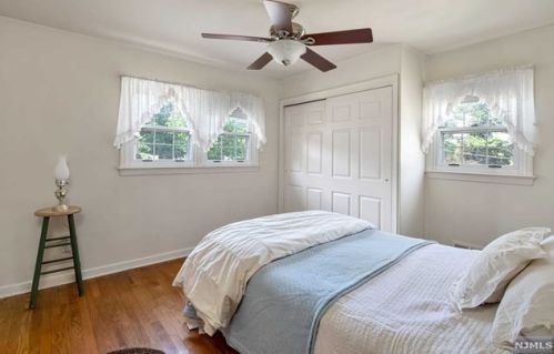 81 Mcnomee St, Oakland NJ  07436-2609 exterior