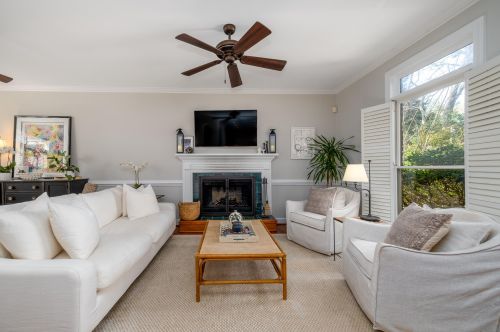 1328 Southlake Dr, Mount Pleasant SC  29464-7441 exterior