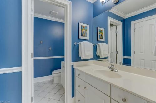 2002 Rockglen Ln, Greensboro NC  27410-2169 exterior