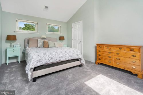 1009 Willow St, Southampton PA  18966-3435 exterior