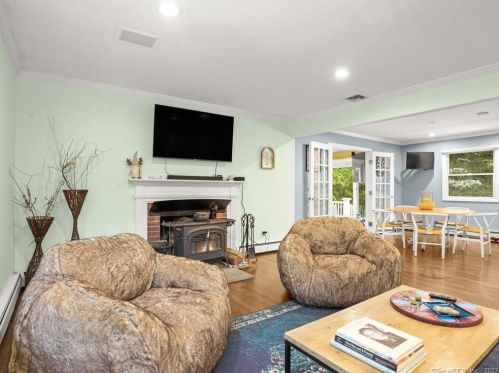 10 Pink Cloud Ct, Norwalk CT  06851-3310 exterior