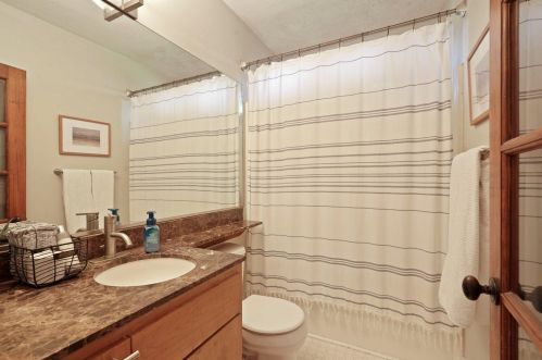 520 Falls Ave, Lodi CA  95240-1018 exterior