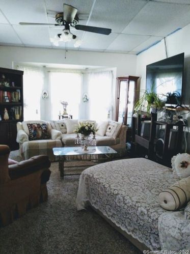 18 Simsbury St, Waterbury CT  06704-2719 exterior