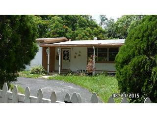 200 65th Ter, Hollywood FL  33023-1253 exterior