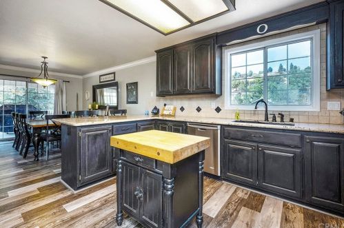 17319 Meadow View Dr, Middletown, CA 95467-8090
