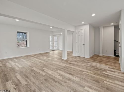 18 Berry Ln, West Milford NJ  07480-3632 exterior