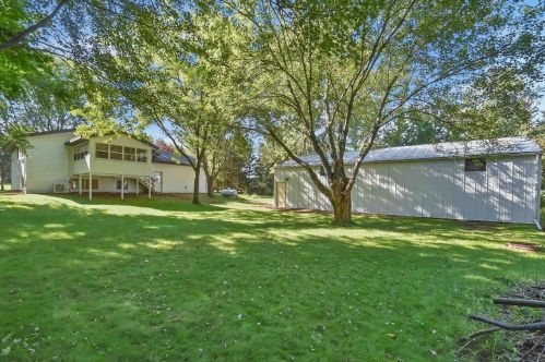 1967 Sylvan Dr, Green Bay, WI 54313-4824