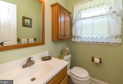 106 Claremont Dr, Lansdale PA 19446-6359 exterior