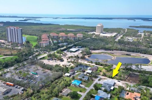 4666 Villa Capri Ln, Bonita Springs, FL 34134-7210