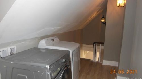 37 Town St, Norwich CT  06360-2323 exterior