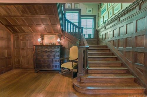 212 Main St, Ridgefield, CT 06877-4931
