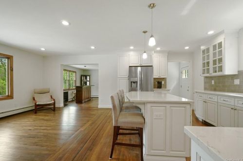 155 Wood St, Mahopac NY  10541-5111 exterior