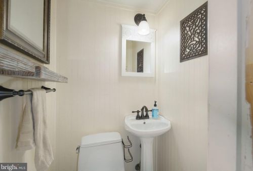 434 Lakeview Ave, Tavistock NJ  08033-1612 exterior