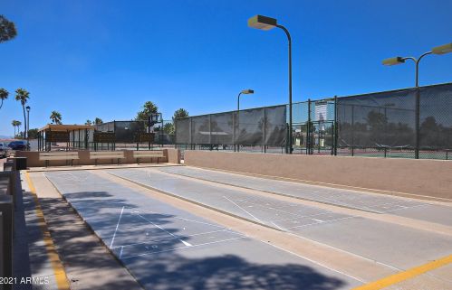 1717 Lindrick Dr, Chandler AZ 85249-5033 exterior