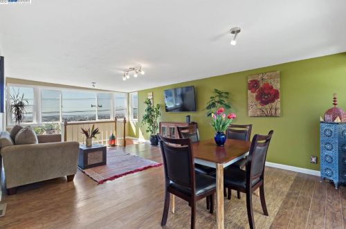 7950 Hillmont Dr, Oakland CA  94605-3521 exterior