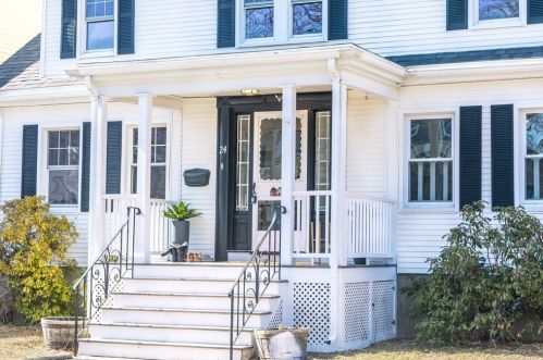 24 Mapledale Pl, Swampscott MA  01907-2038 exterior