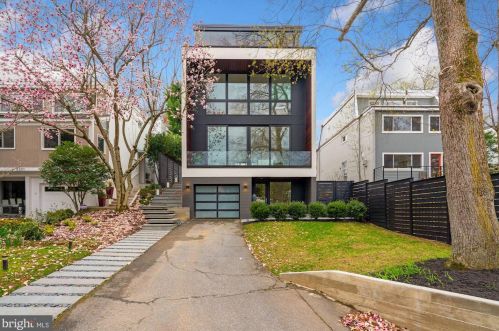 4805 Bending Ln, Washington, DC 20007-1540