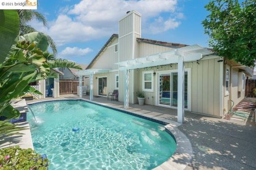 3889 Oak Grove Ct, Oakley CA  94561-4218 exterior