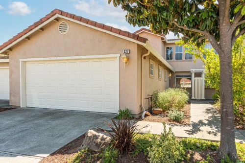 327 Columbia Cir, Benicia, CA 94510-3911