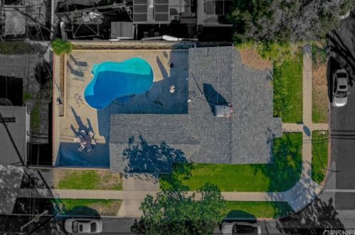 8341 Cantaloupe Ave, Van Nuys CA 91402-3806 exterior