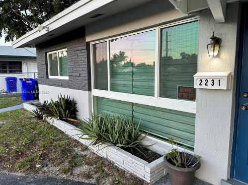2231 57th Way, Hollywood FL  33021-3828 exterior