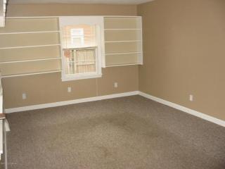 5311 Velle Vista Dr, Louisville, KY 40272-3927
