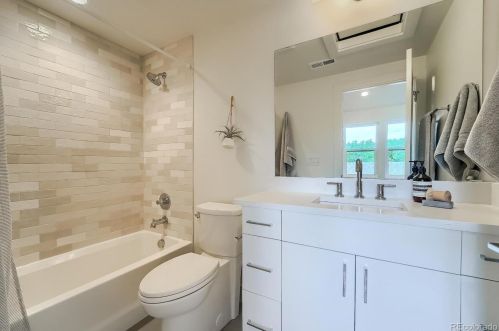 1241 Jackson St, Denver CO 80210-6616 exterior