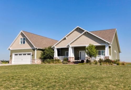 56319 300th St, Cambridge, IA 50046-4700
