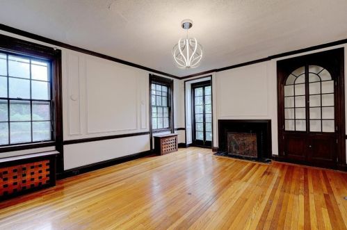 465 Rochambeau Ave, Providence RI 02906-1908 exterior